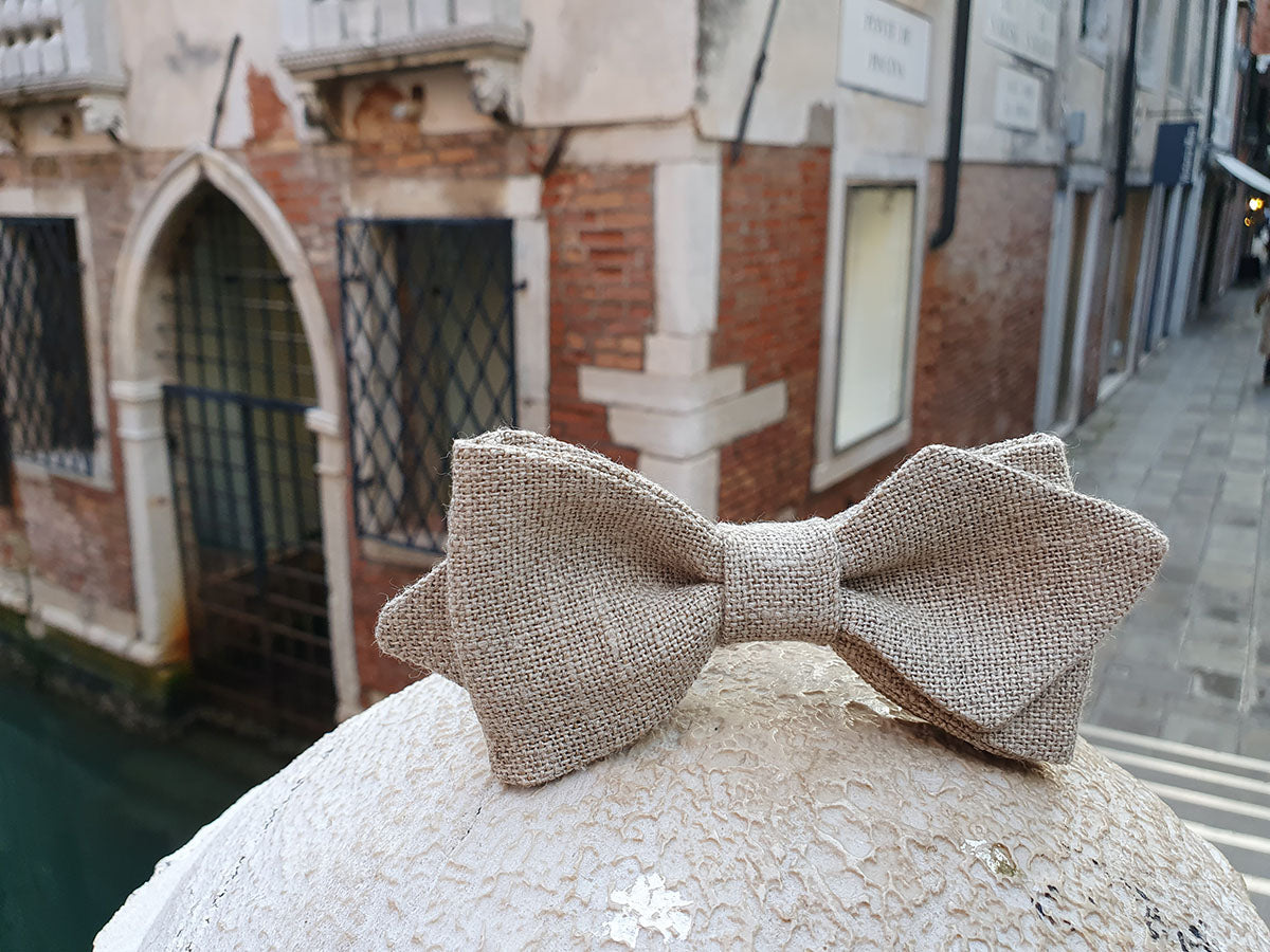 Noeud papillon beige Image