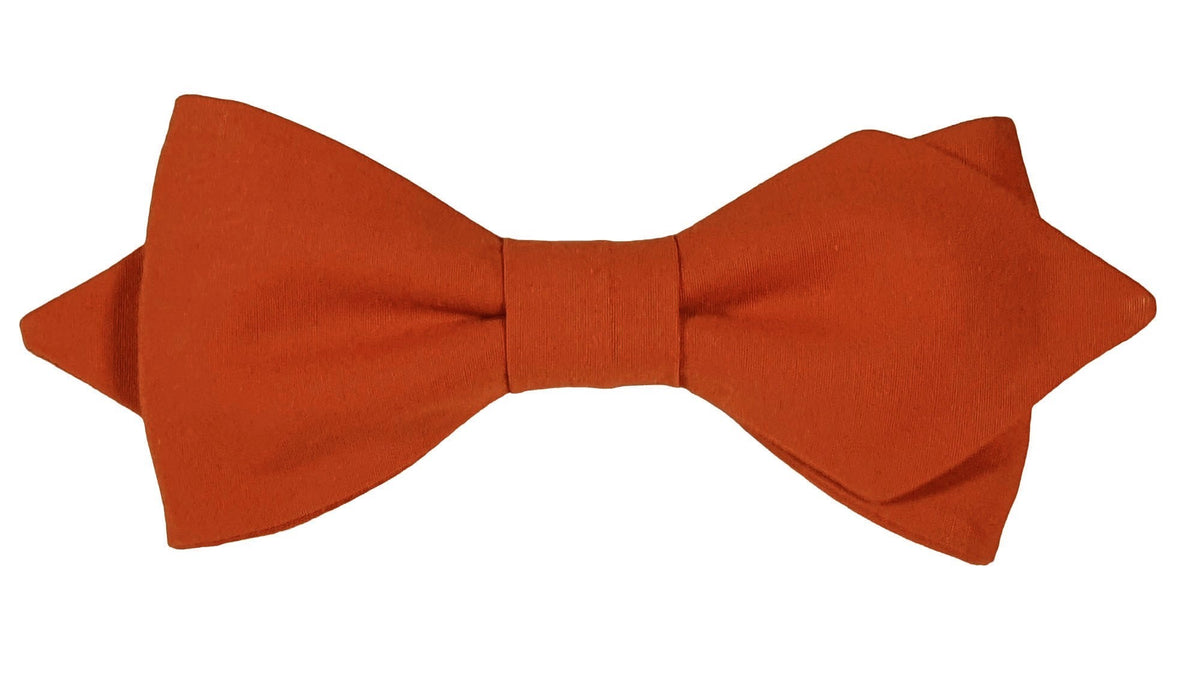 Nœud papillon couleur terre de sienne, une teinte chaleureuse et naturelle pour un style élégant et intemporel