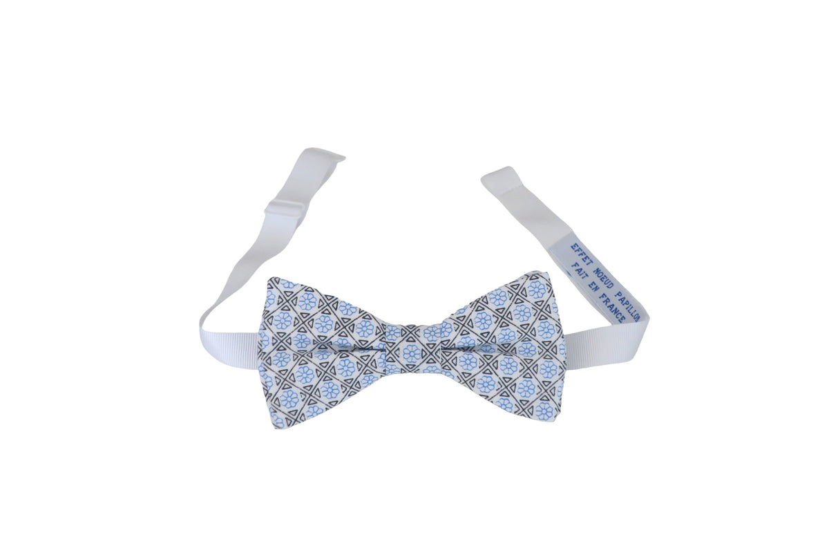 Noeud papillon bleu ciel sur fond blanc effet mosaïque - Effet Noeud Pap