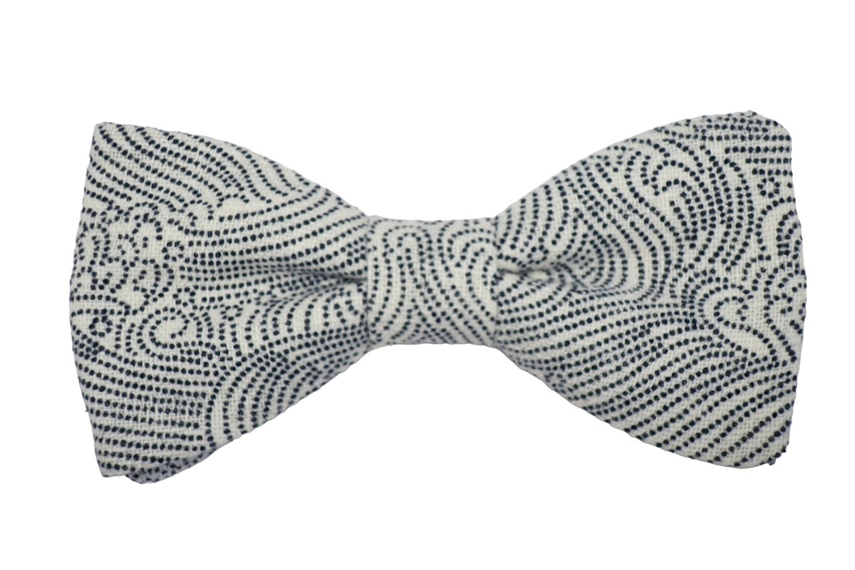 Nœud papillon crème pointillés noirs