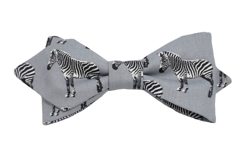 Nœud papillon gris imprimé zèbres, une touche sauvage pour un style distinctif et audacieux