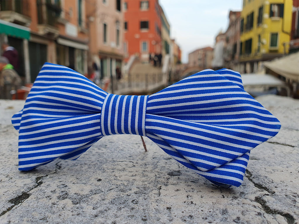 Noeud papillon rayé bleu roi et blanc - Effet Noeud Pap