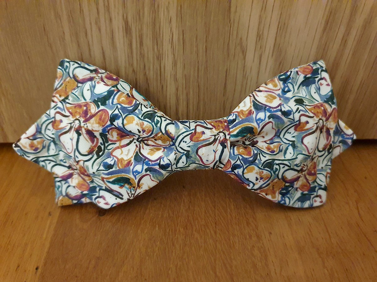 Noeud papillon Liberty blanc camel vert et bleu