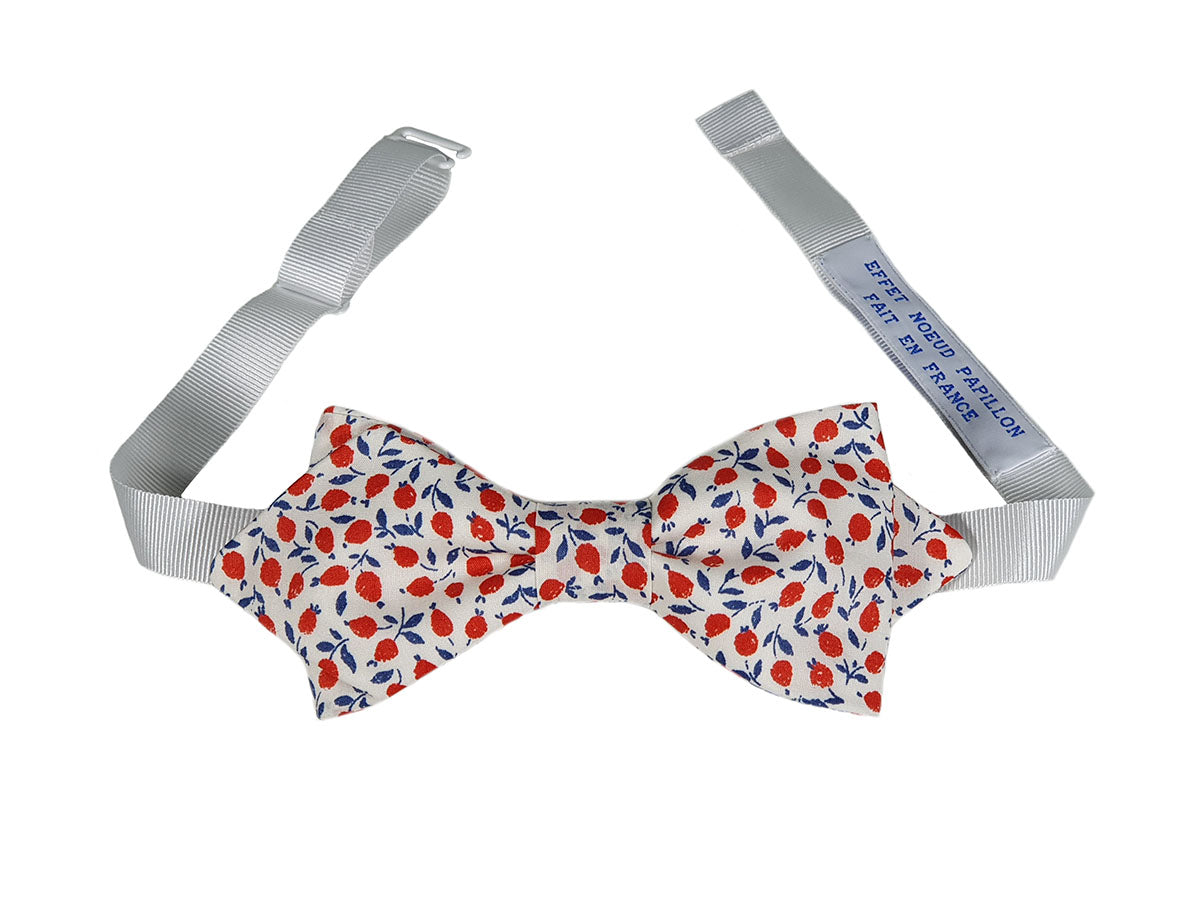 Noeud papillon Liberty blanc fleurs rouges