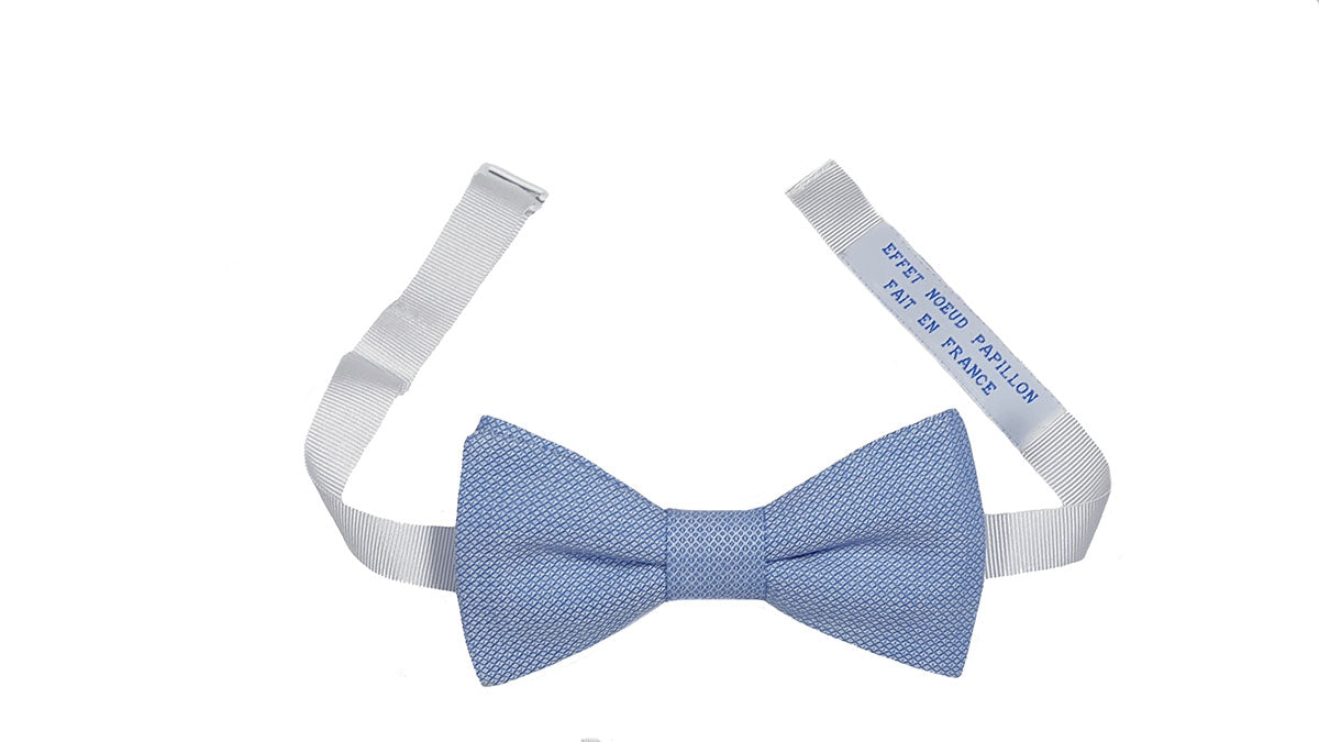 Noeud papillon à carreaux bleu acier sur fond bleu clair - Effet Noeud Pap