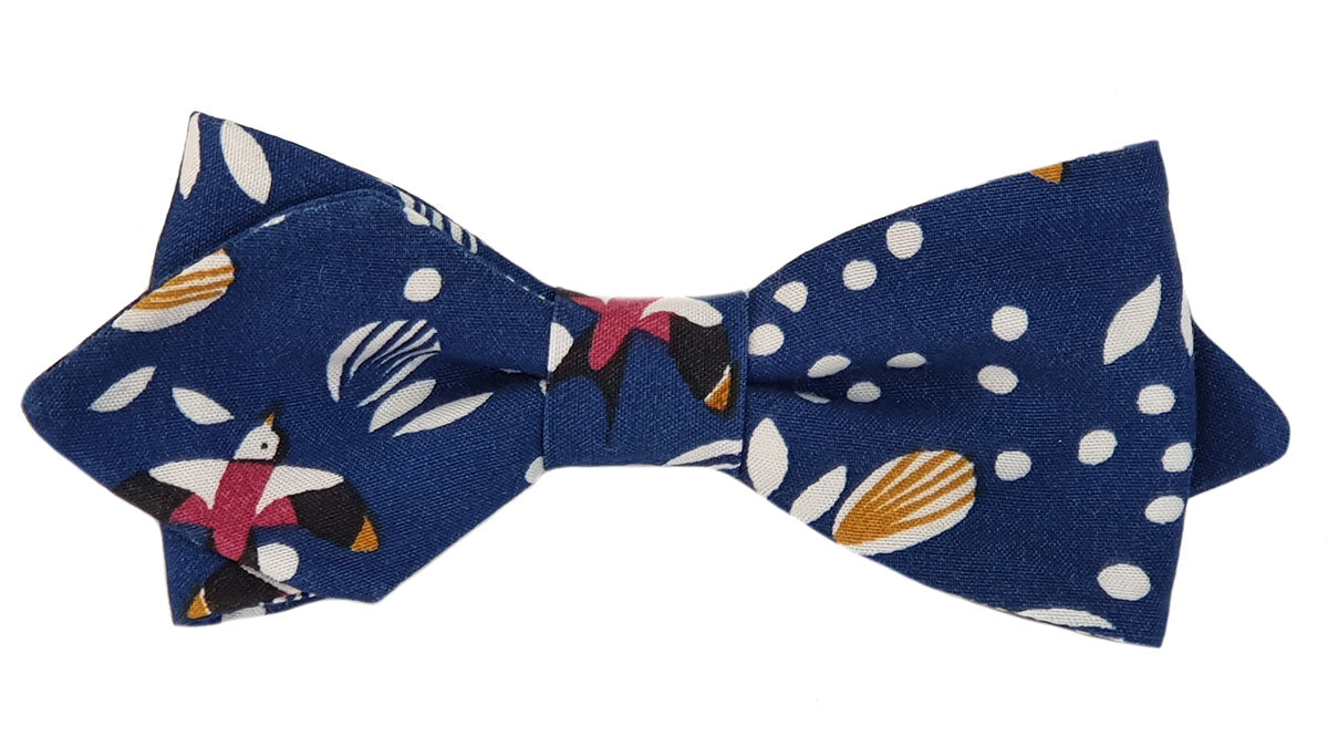 Noeud papillon bleu outremer et blanc motifs oiseaux