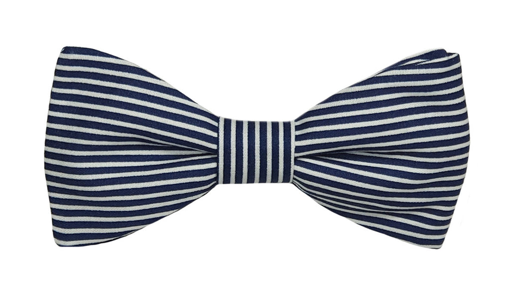 Nœud papillon fines rayures  bleues et blanches