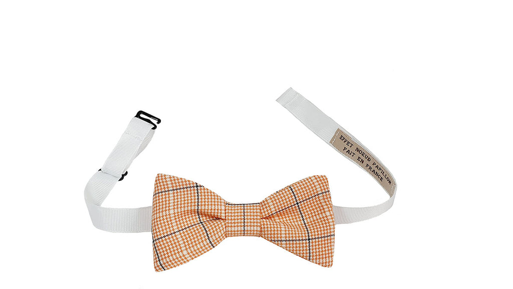 Noeud papillon à carreaux orange et blancs